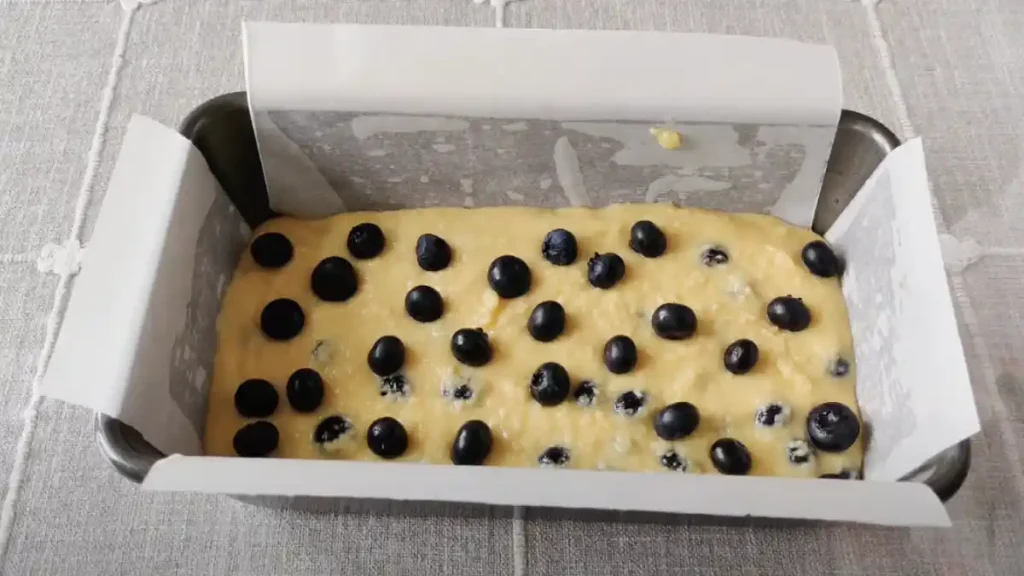 Gâteau moelleux aux amandes et myrtilles