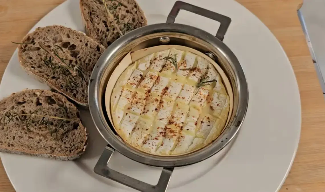 Recette Camembert au Four : Un Délice Crémeux à Partager