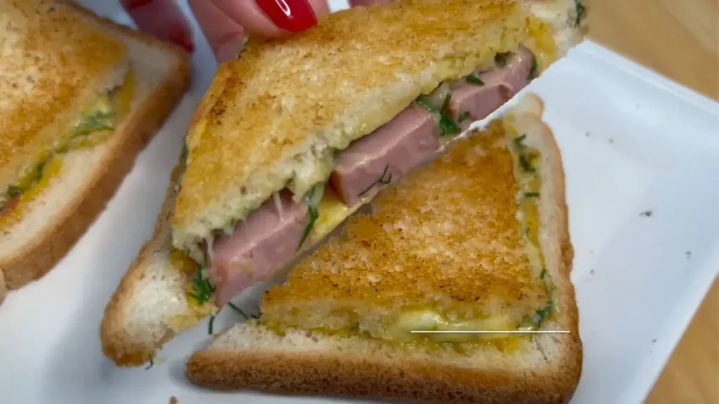Petit-Déjeuner Rapide : Amour du Sandwich Saucisse