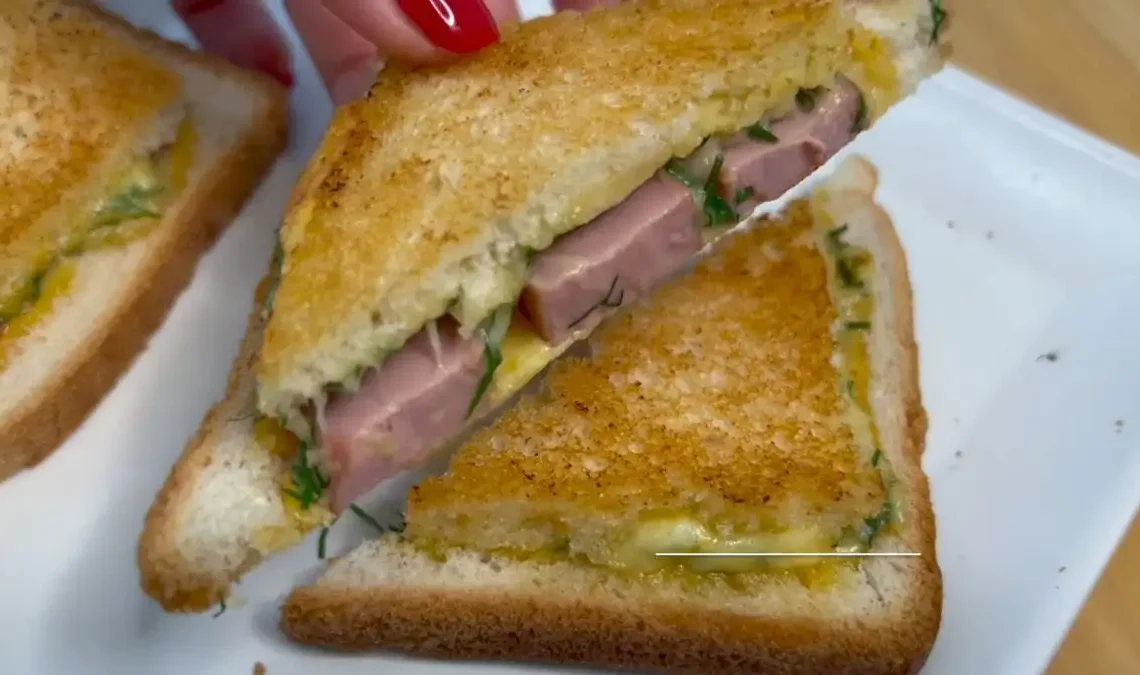 Petit-Déjeuner Rapide : Amour du Sandwich Saucisse