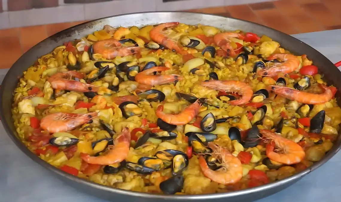 Paëlla : L'Art de Cuisiner ce Plat Éponyme